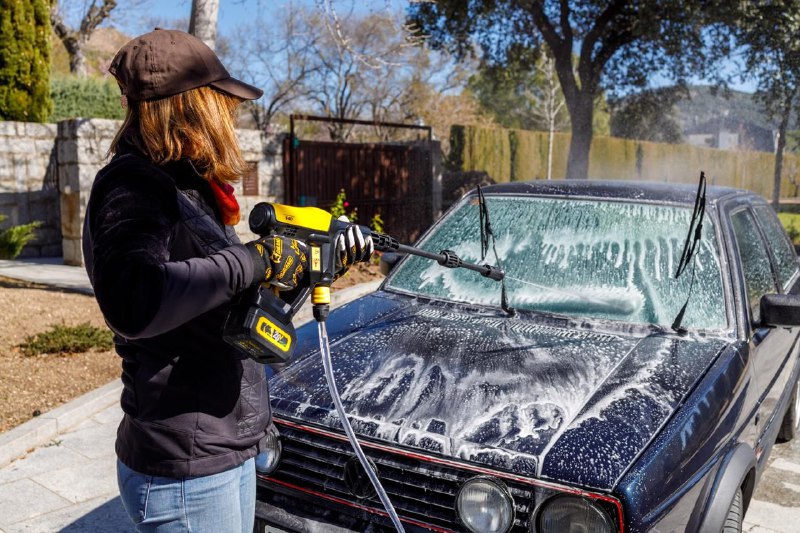 גרניק נטען מכונת שטיפה בלחץ מים גרלנד GARLAND ULTIMATE KEEPER 20V 140-V23